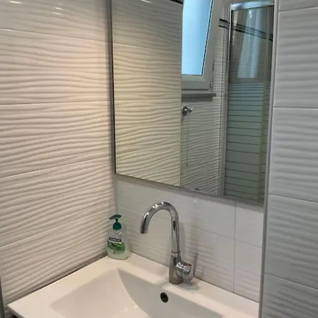 Apartment To Spiti Strandhaus